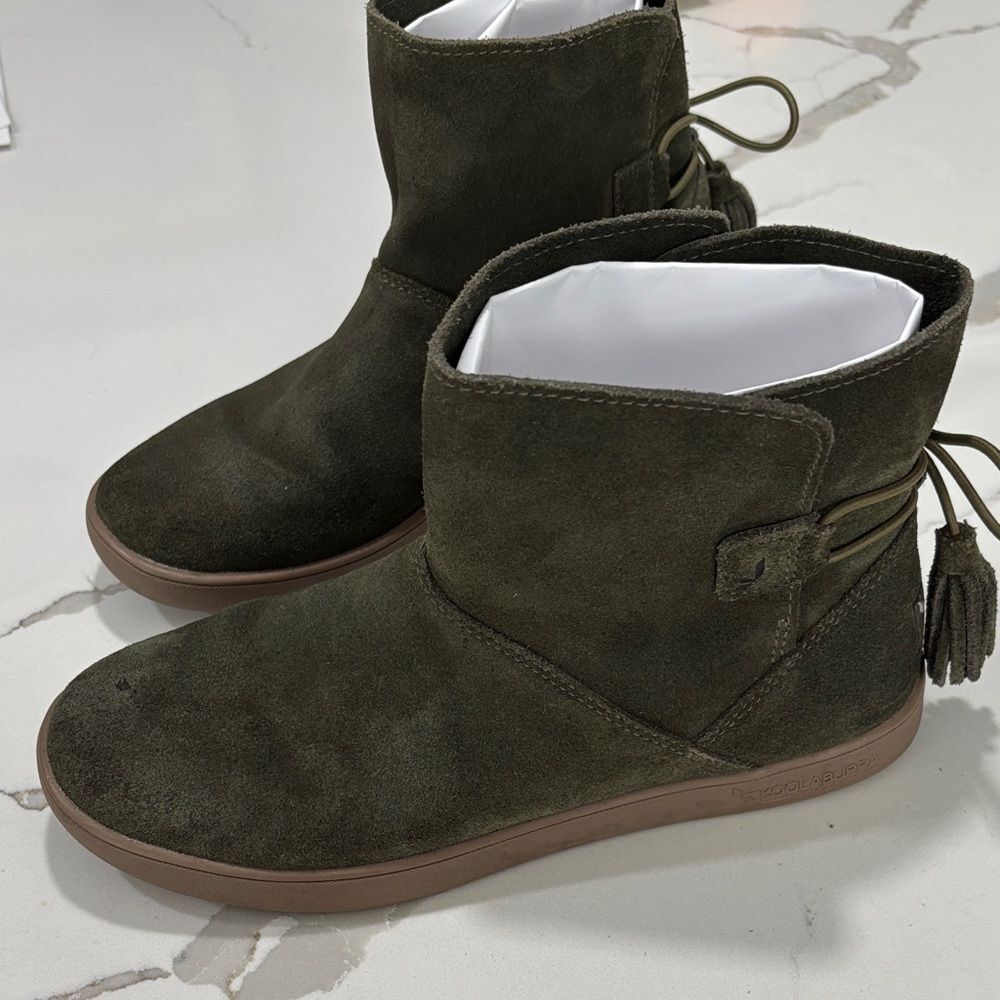 Koolaburra by UGG Women’s Olive Suede Ankle Booties Boots Back Tassels Size 7